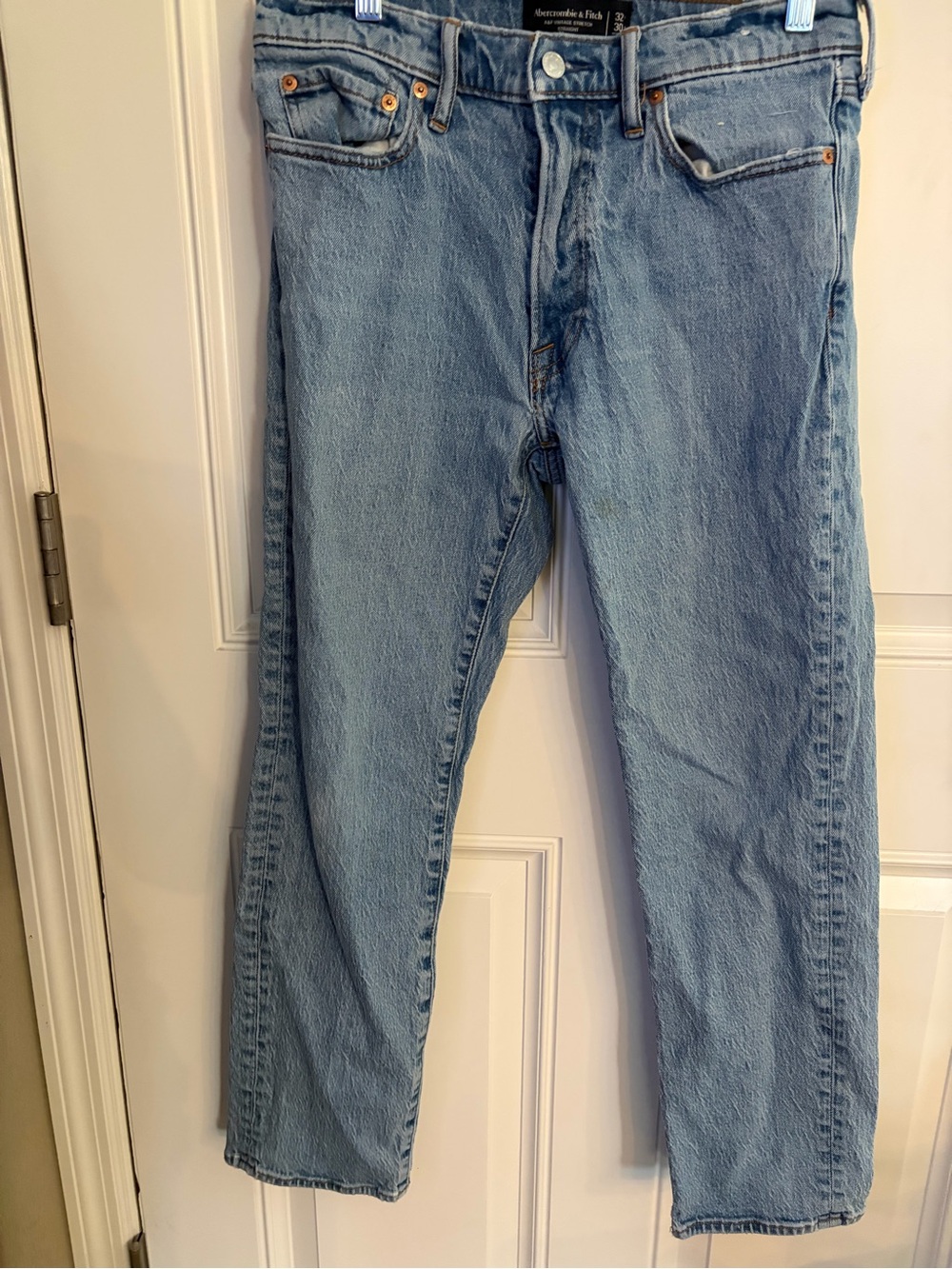 Abercrombie & Fitch Men's Light Wash Straight Jeans